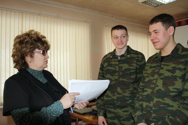 Классный руководитель Лариса Викторовна Данилова преподает английский Владимир Иващенко