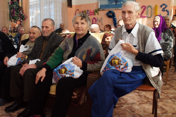 Постояльцы дома престарелых в Находке принимают поздравления с новогодними праздниками пресс-служба администрации Находки