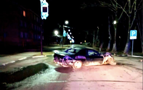 Toyota Soarer столкнулась на скорости с деревом в Макаровском районе УГИБДД УМВД России по Сахалинской области