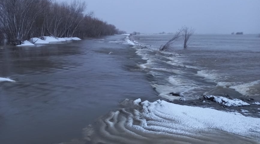 Подтопленная дорога Пресс-служба ГУ МЧС России по Хабаровскому краю