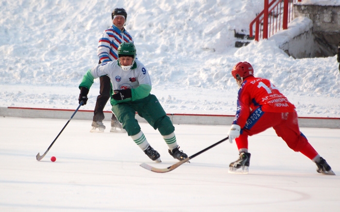 Проигрышами для команд ЕАО обернулся второй день борьбы за Кубок ДВ по хоккею с мячом