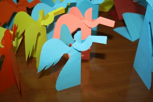 Библейские снегири и ангелы напомнили о Рождестве детям в Биробиджане