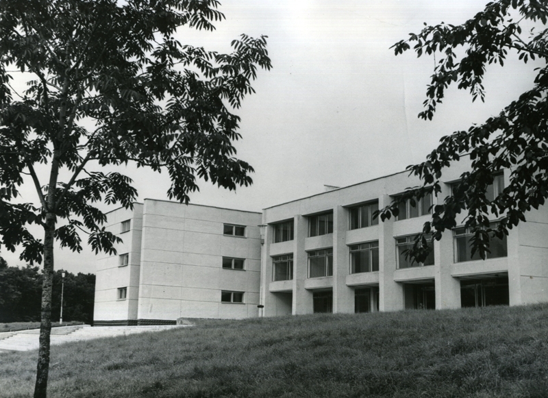 Дом пионеров и школьников в городе Биробиджане. 1981 г.