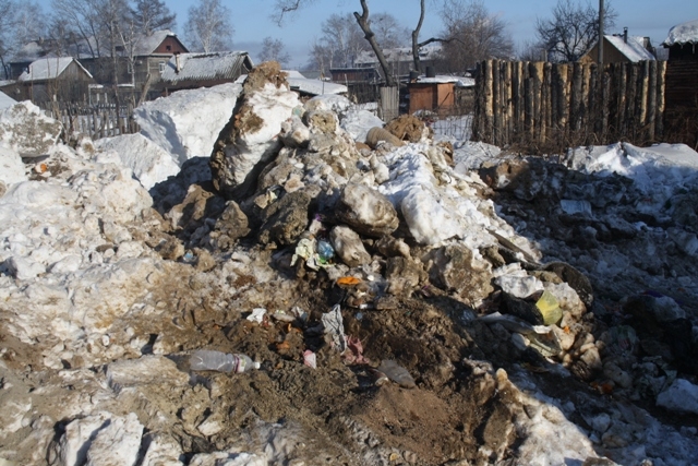 Выгребные ямы очистили только после звонка в мэрию Биробиджана