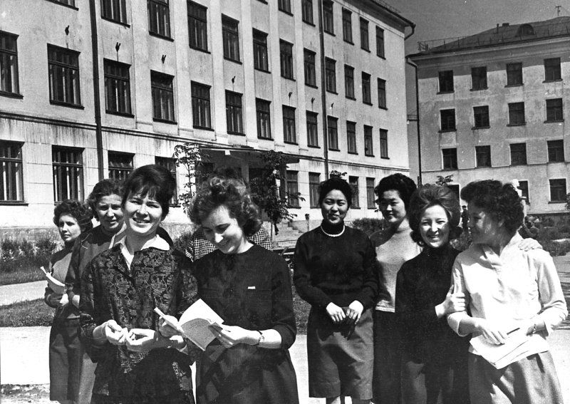 Студенты Южно-Сахалинского педагогического института, 1955 год
