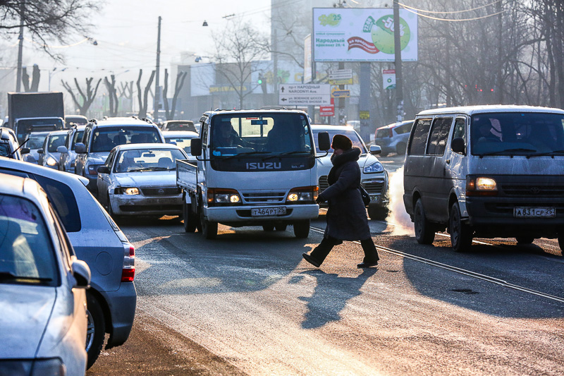 Жители владивостока. Таджикистан дороги пешеходы.