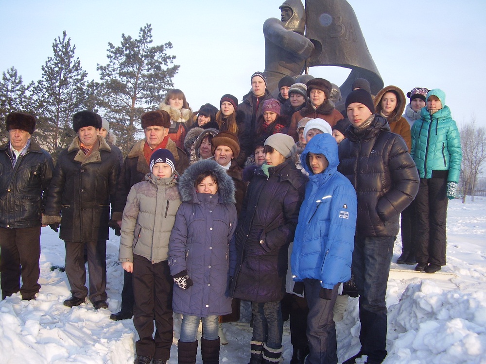 В Сидовиче у памятника борцам за власть Советов на Дальнем Востоке