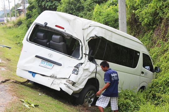 В аварию на Пхукете попал автобус крупнейшего российского туроператора Pegas  http://www.novostiphuketa.com