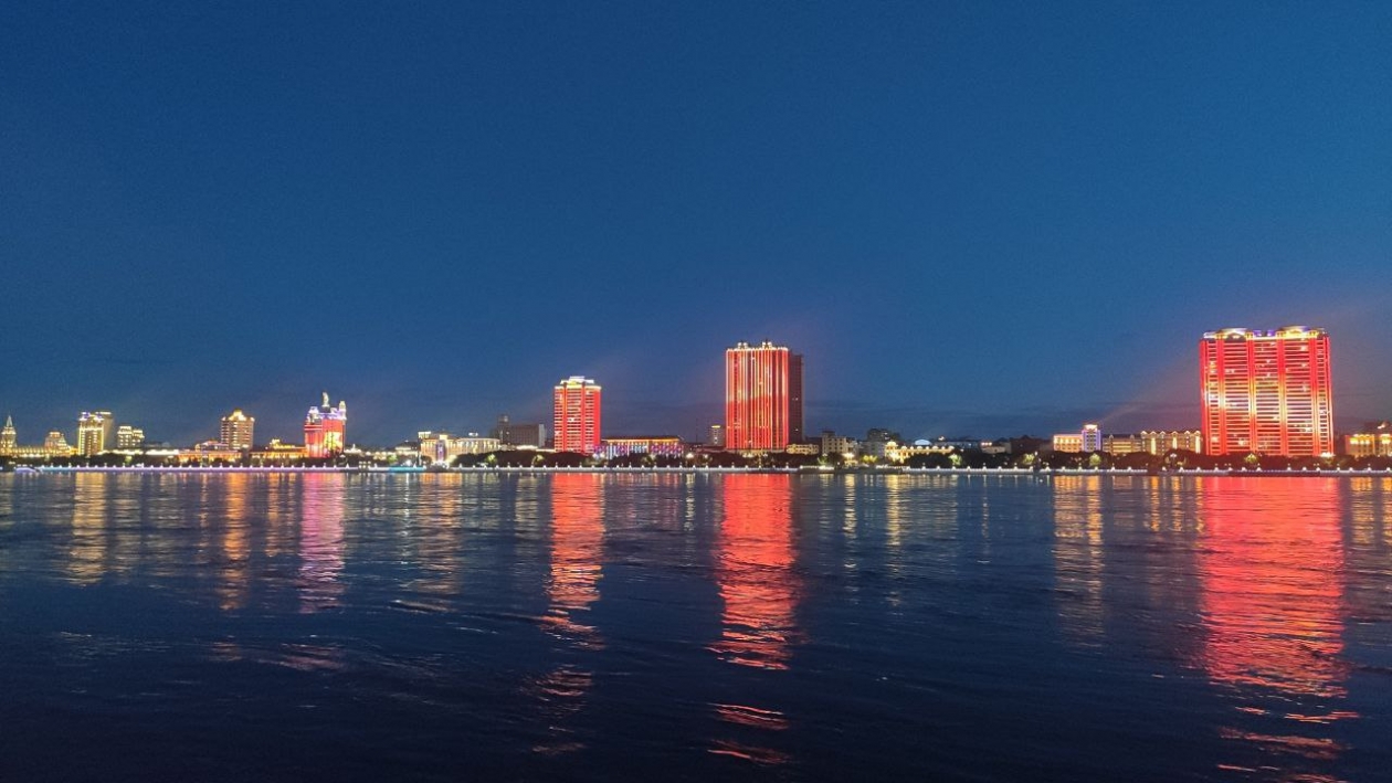 Какой город россии граничит с китаем через реку фото