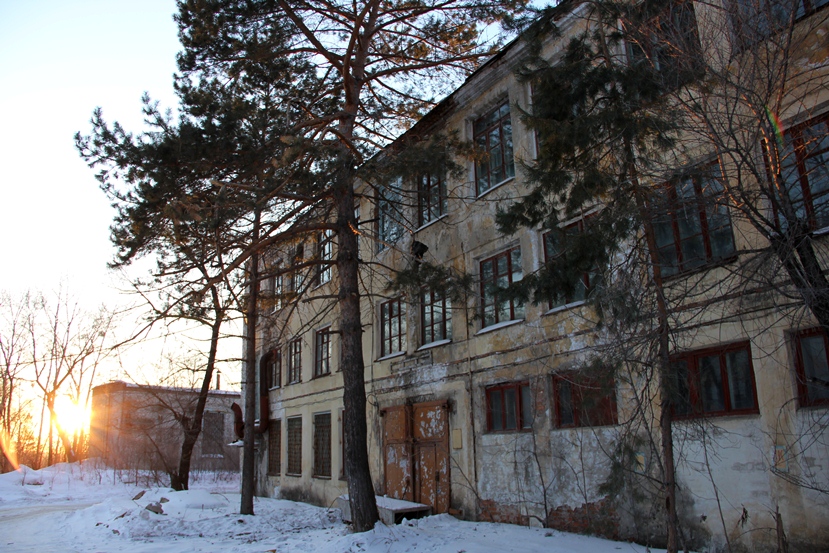 Дом с "запакованными" окнами