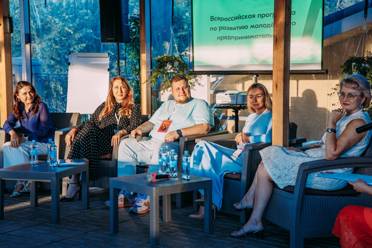 Заседание клуба &quotРосмолодежь. Бизнес. Креативное Приморье&quot ИА PrimaMedia, Мария Смитюк