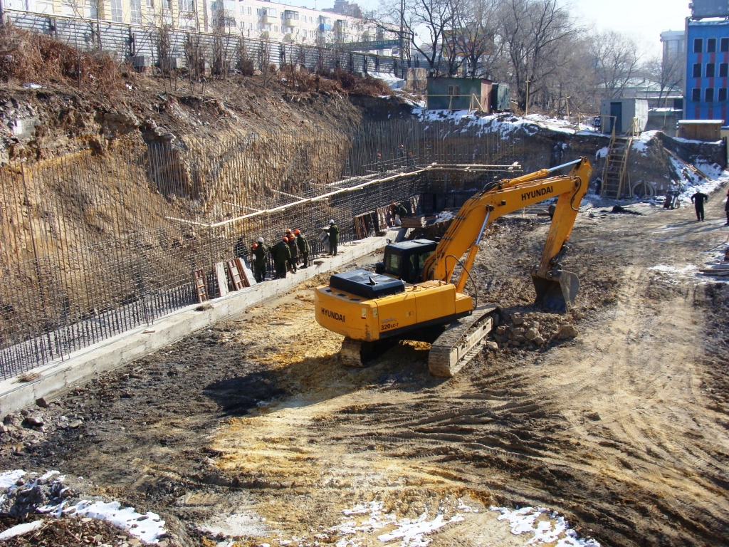 Стройка "на Дальзаводской" фактически выходит на Светланскую Юрий Евдан