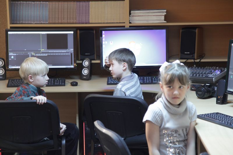 Азы тележурналистики начали постигать ученики православной студии "Ромашки" в Биробиджане