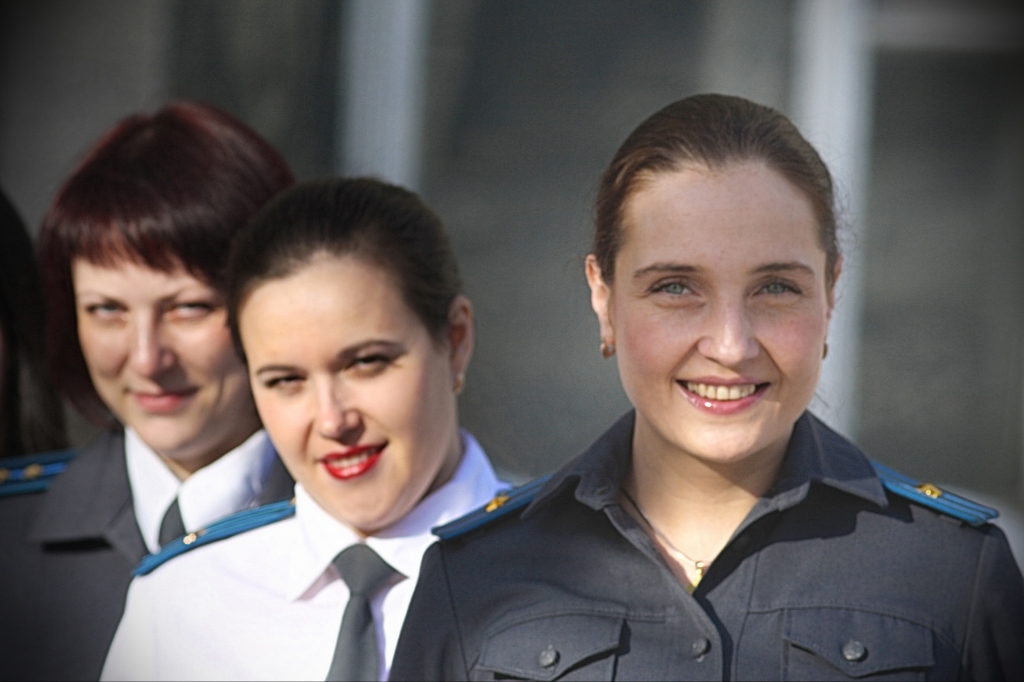 Фотовыставка "Женщины в полиции" открылась в ГУ МВД Приангарья в канун 8 марта