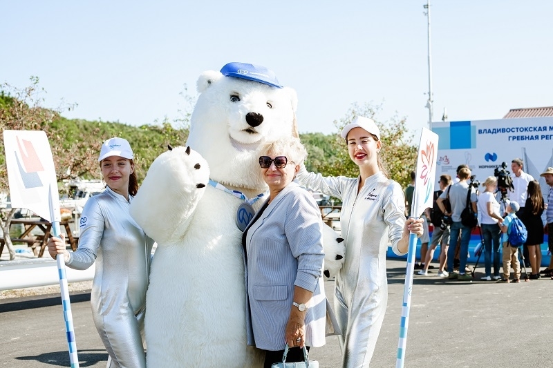 Медведица Айка стала легендой Владивостокской регаты Пресс-служба компании "Норникель"