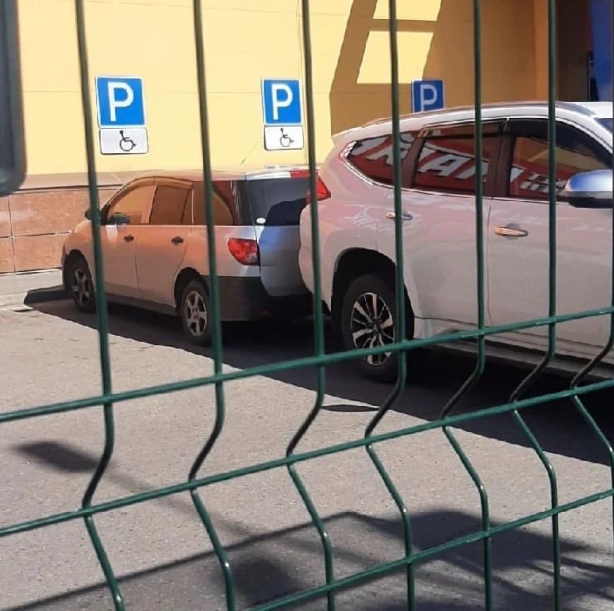 На месте для инвалидов