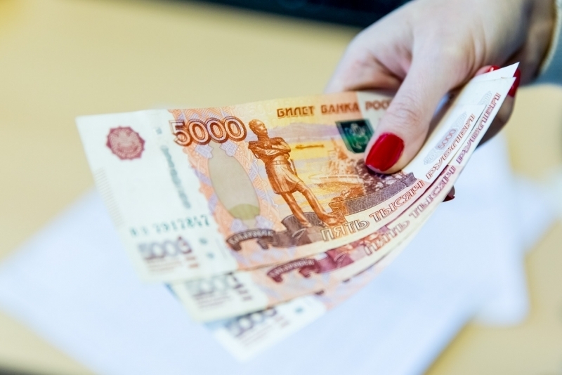 В настоящее время МРОТ составляет 15 279 рублей Автор: Александр Ратников, ИА PrimaMedia