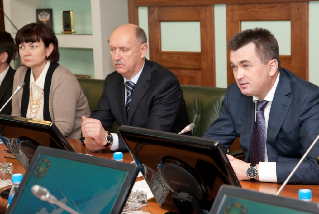 Глава Приморья встретился с членами "Клуба лидеров" и Агентства стратегических инициатив