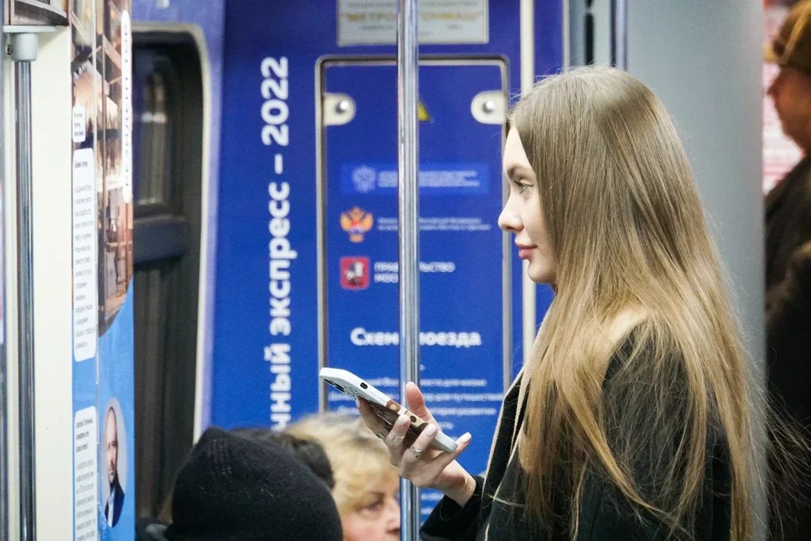 "Дальневосточный экспресс" курсирует по Арбатско-Покровской линии в московском метро