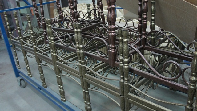 Продукция в покрасочном цехе