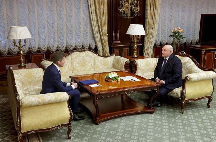 Губернатор Приморья Олег Кожемяко и президент Белоруссии Александр Лукашенко на встрече в Минске (ноябрь 2022 года)