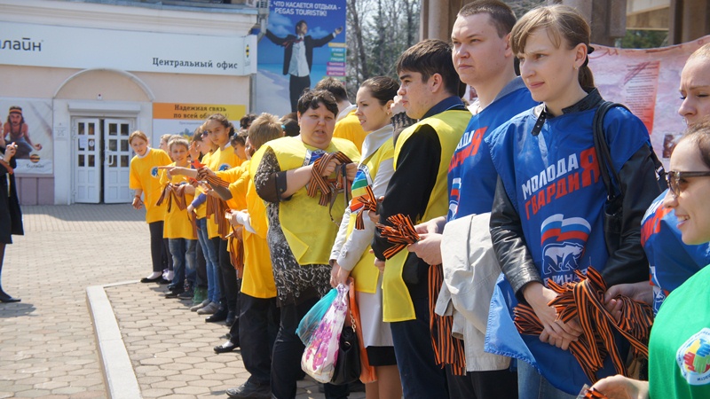 Акция "Георгиевская ленточка" в Биробиджане прошла в новом формате