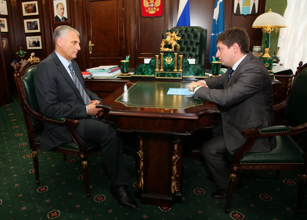 Встреча Александра Хорошавина и Виталия Данилова  Пресс-служба губернатора Сахалинской области
