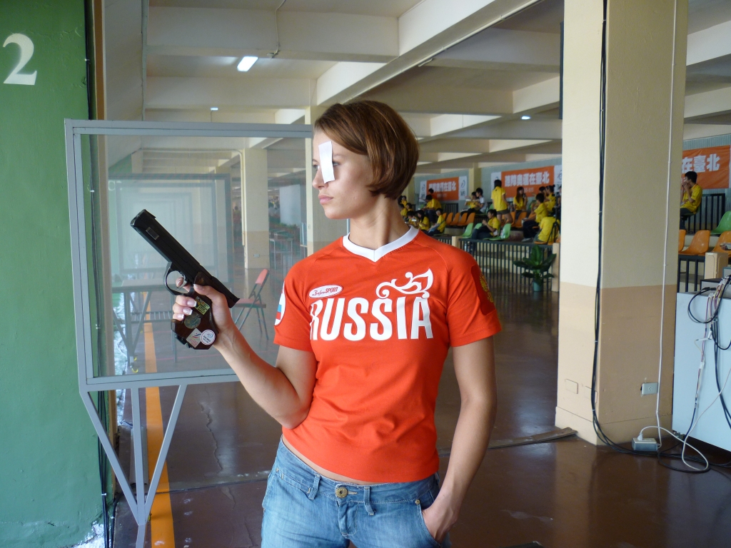 Спортсменка по стрельбе. Валерия Кладовикова Иркутск. Кладовикова Валерия Валерьевна Иркутск. Стрелковый спорт. Пулевая стрельба Иркутск.