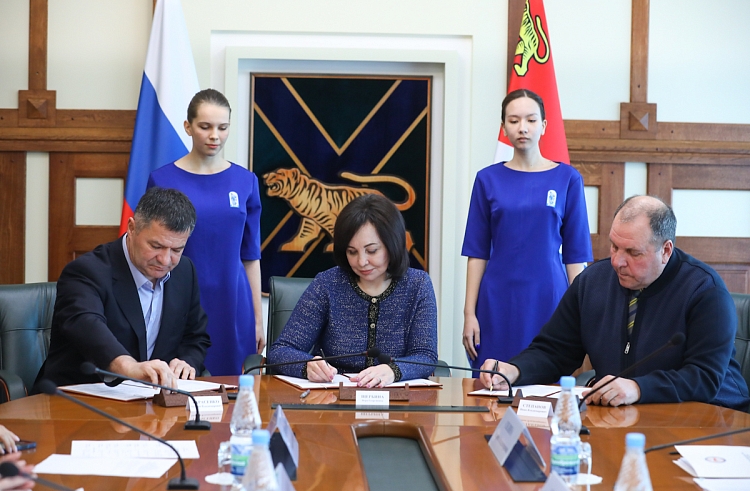 Подписание соглашения о плане мероприятий по строительству детского лагеря в Славянке
