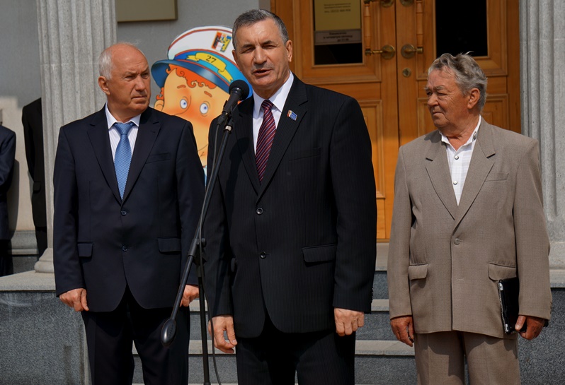 Депутаты городской думы, Фото с места события собственное