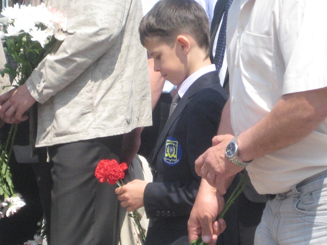 Мальчик, Фото с места события собственное