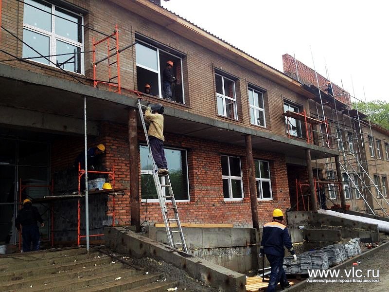 Строители возвели все этажи новой школы на острове Русском во Владивостоке пресс-служба администрации Владивостока