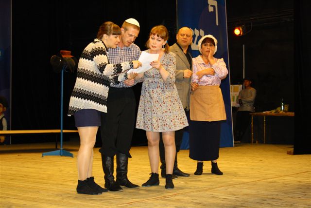 Народный еврейский музыкально-драматический театр отметил юбилей , Фото с места события собственное