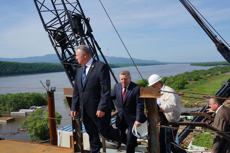 Виктор Ишаев и Вячеслав Шпорт, Фото с места события собственное