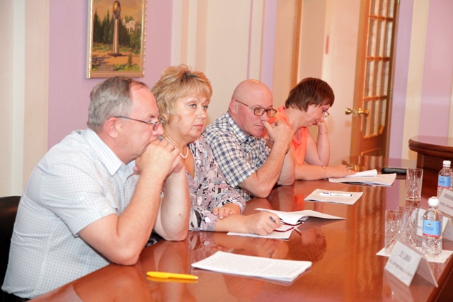 Публичные слушания в Законодательном Собрании ЕАО, Фото с места события из других источников