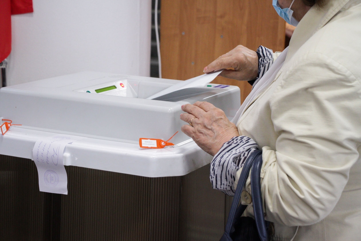 Выборы. Голосование Юлия Ушакова, ИА IrkutskMedia