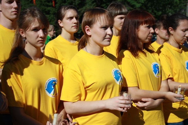 В митинге приняли участие и представители молодежных организаций, Фото с места события собственное