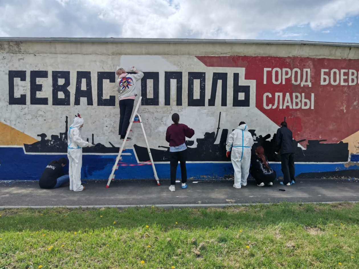 Граффити на Михайловском шоссе обновили ко Дню Победы в Ставрополе Администрация Ставрополя