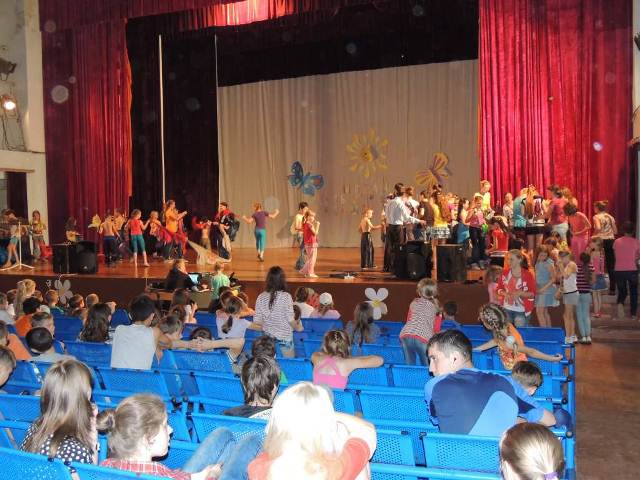 На мероприятии присутствовали 350 ребят 7-16 лет, Фото с места события из других источников