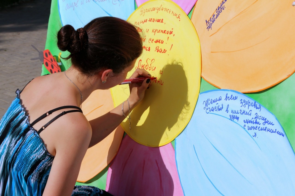 Святые Петр и Феврония Муромских считаются символом и покровителями семейного счастья, Фото с места события из других источников