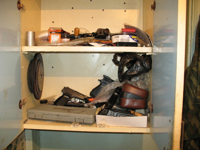 Арсенал незаконного самодельного оружия изъяли у жителя ЕАО, Фото с места события из других источников