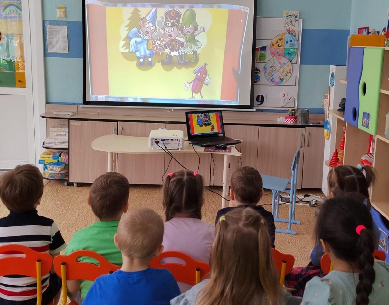 В школах Углегорского района прошли патриотические акции по пожарной безопасности