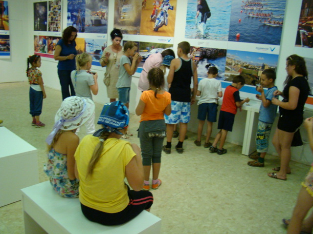 Гости выставки, Фото с места события собственное