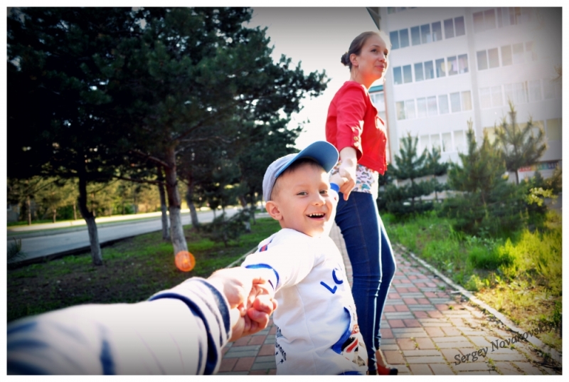 Больше всего на конкурсе размещено фотографий с детьми http://eaomedia.ru/happy/