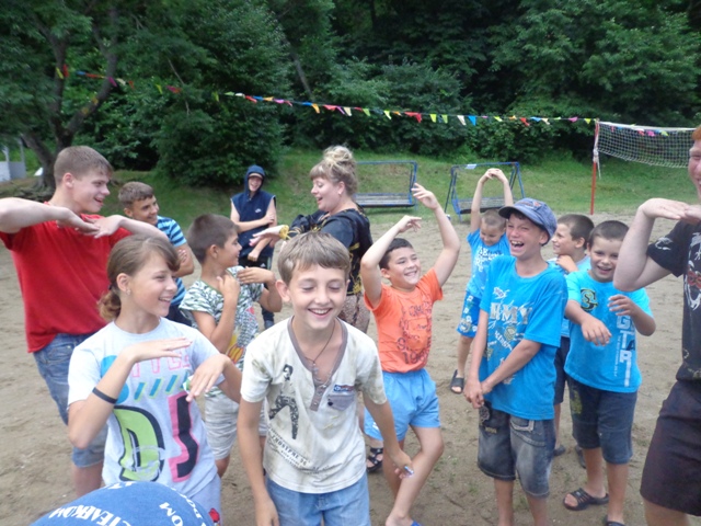 Летний детский лагерь, Фото с места события из других источников