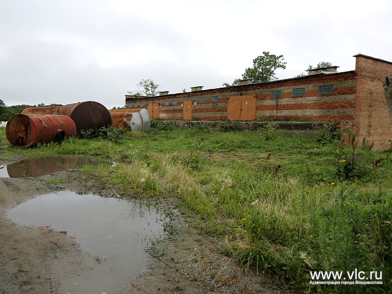 Бывшие военные городки, преимущественно на острове Русском, Фото с места события из других источников