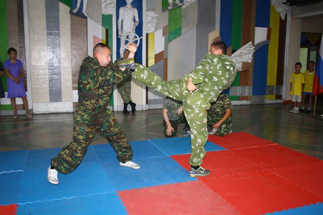 Выступление бойцов спецназа, Фото с места события собственное