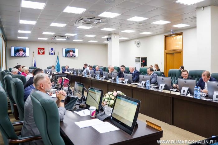 Заседание в Сахалинской областной Думе пресс-служба Сахалинской областной Думы