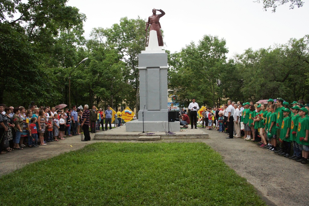 Памятный митинг, Фото с места события собственное