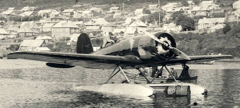 Самолёт Чарльза Линдберга, побывавшего на Камчатке в ходе кругосветного путешествия, 1931 г.